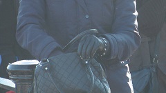 girls-in-leather-gloves-candid-street